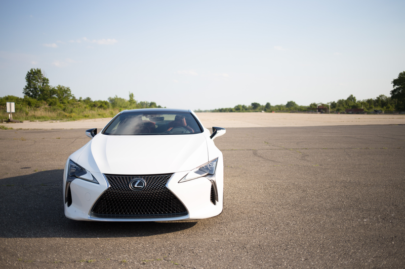 Illustration for article titled The 2018 Lexus LC 500 Is A V8 Spaceship That Doesn't Care About Today's Car Trends